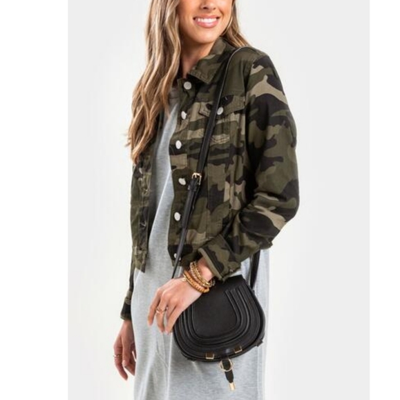 NWT Francesca's Women's Camilla Saddle Black Crossbody - Picture 2 of 7